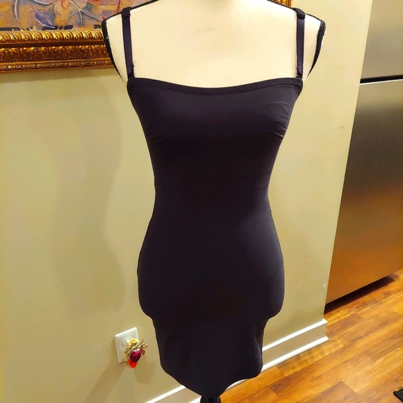 NWOT- BLACK TC SHAPING & SMOOTHING ADJ STRAPS SLIP - Picture 1 of 16